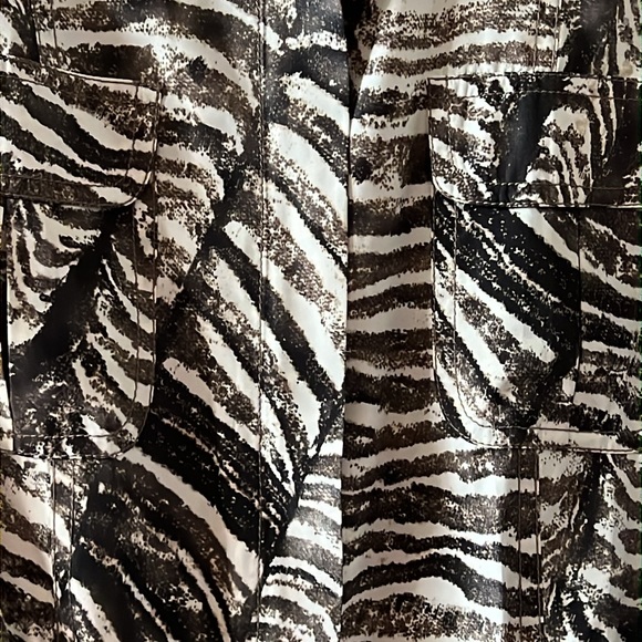 Woman’s Kenneth Cole Jacket Size Large - Picture 3 of 4